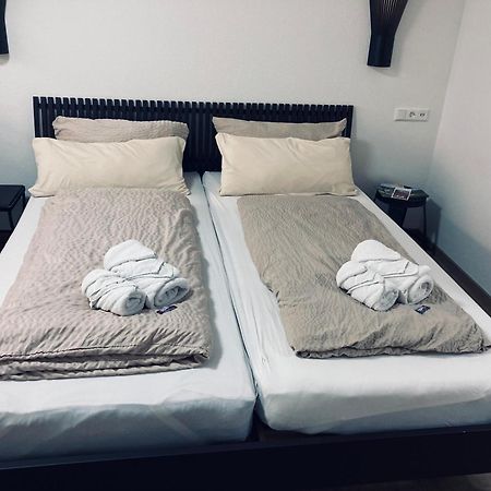 Free Apartment - Ermstal Bad Urach Buitenkant foto