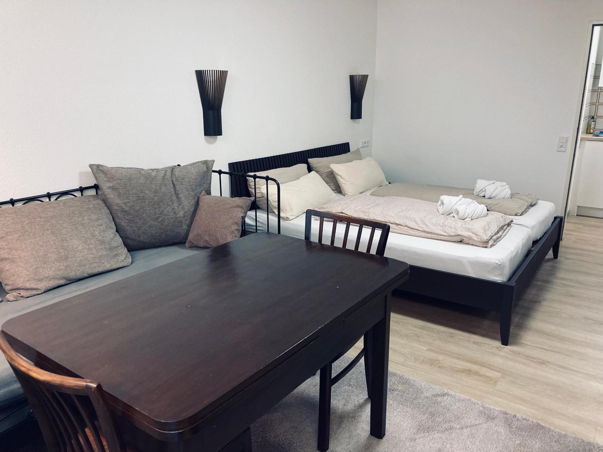 Free Apartment - Ermstal Bad Urach Buitenkant foto